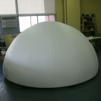 Demie-sphère gonflable